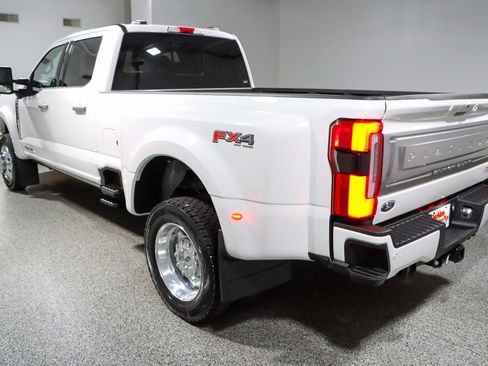 Used 2025 Ford F450 Platinum w/ Platinum Plus Package image 9