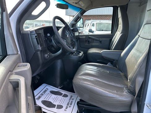Used 2017 Chevrolet Express 3500 image 28