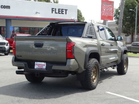 Used 2024 Toyota Tacoma TRD Off-Road w/ TRD Off Road Upgrade Package AWD/4WD image 24