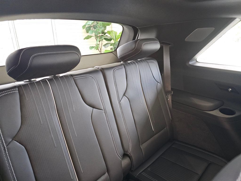 New 2027 Cadillac Vistiq Sport AWD/4WD image 13