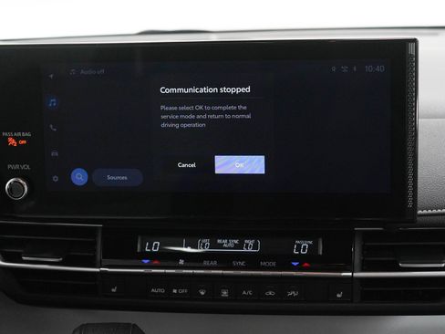 Used 2025 Toyota Sienna XSE AWD/4WD image 16
