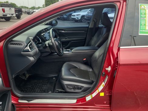 Used 2018 Toyota Camry XSE w/ Audio Package FWD image 14