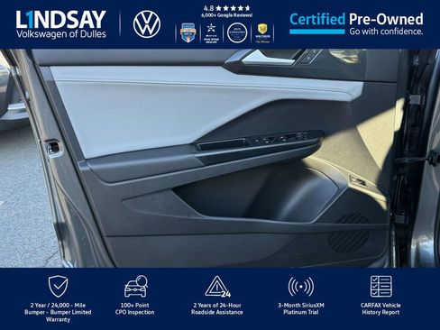 Certified 2022 Volkswagen Taos SEL w/ Panoramic Sunroof Package image 9