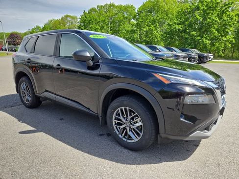 Used 2023 Nissan Rogue S AWD/4WD image 2