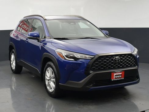 Used 2024 Toyota Corolla Cross LE w/ Moonroof Package AWD/4WD image 7