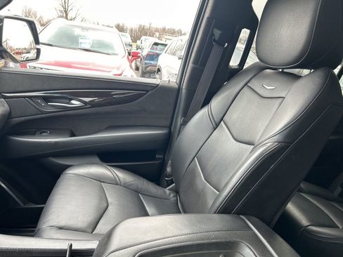 Used 2016 Cadillac Escalade ESV Platinum image 29