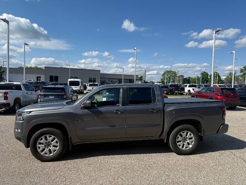 Used 2023 Nissan Frontier SV w/ SV Convenience Package AWD/4WD image 8
