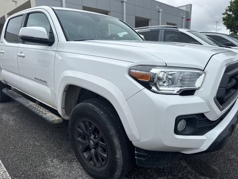 Used 2023 Toyota Tacoma SR5 w/ Technology Package RWD image 3