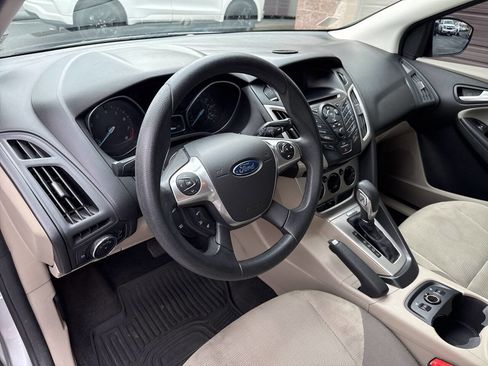 Used 2014 Ford Focus SE w/ SE Winter Package image 34