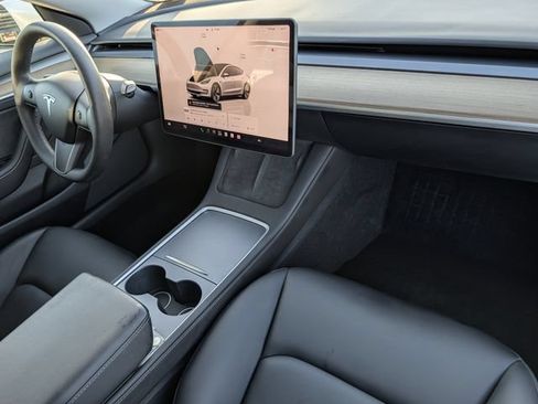 Used 2023 Tesla Model 3 Standard Range RWD image 29