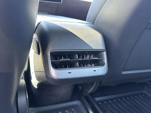 Used 2023 Tesla Model 3 Performance image 28