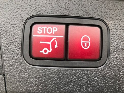 Used 2022 Mercedes-Benz GLC 300 4MATIC w/ Premium Package Lite image 35