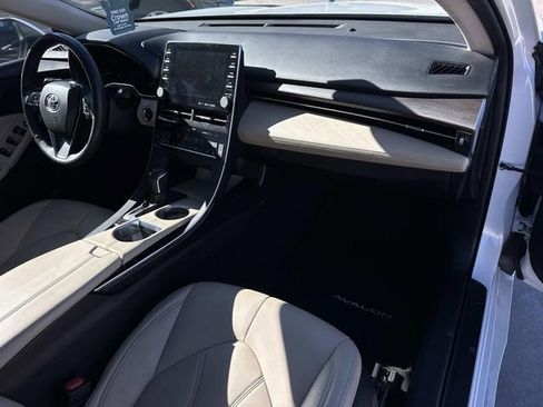 Used 2022 Toyota Avalon XLE image 8