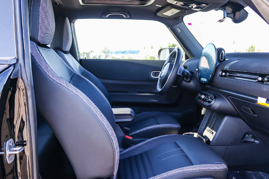 Used 2026 MINI Cooper 2-Door Hardtop FWD image 18