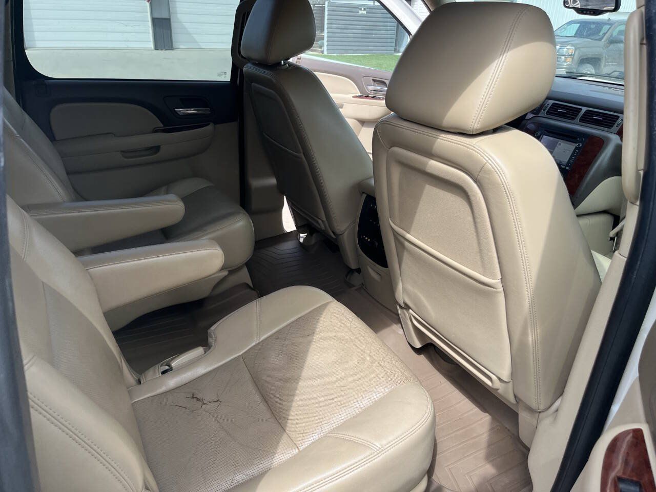 Used 2013 Chevrolet Suburban LTZ AWD/4WD image 14