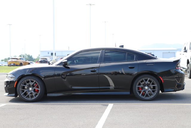 Used 2016 Dodge Charger R/T Scat Pack w/ Beats Audio Group RWD image 2