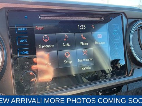 Used 2016 Toyota Tacoma TRD Sport image 18