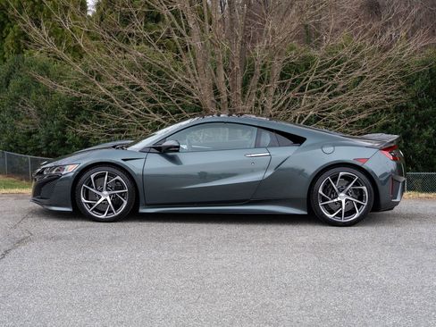 Used 2017 Acura NSX image 3