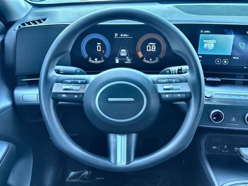 Used 2025 Hyundai Kona SE FWD image 15
