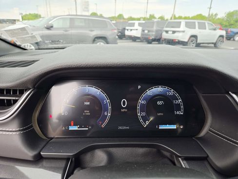 Used 2023 Jeep Grand Cherokee L Laredo AWD/4WD image 27