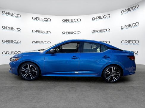 Used 2023 Nissan Sentra SR w/ SR Premium Package FWD image 4