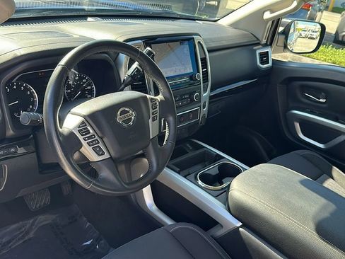 Used 2021 Nissan Titan SV w/ SV Convenience Package image 13