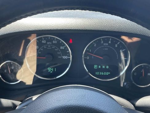 Used 2018 Jeep Wrangler Unlimited Sahara AWD/4WD image 24