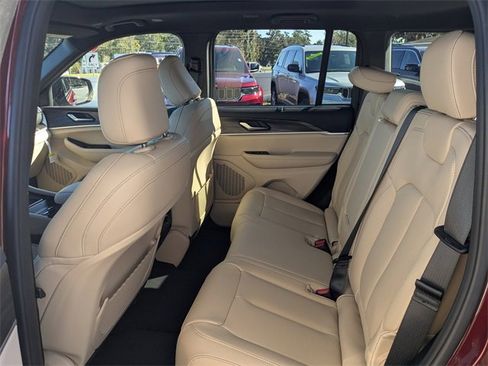 New 2025 Jeep Grand Cherokee Limited image 14