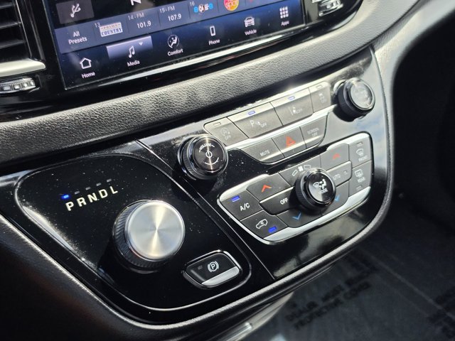 Used 2025 Chrysler Pacifica Select FWD image 24