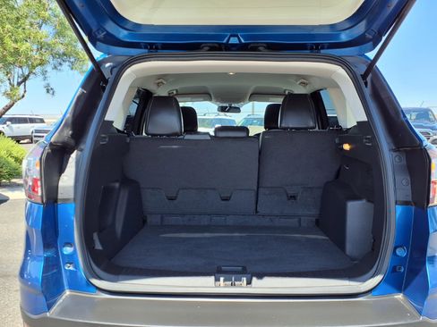 Used 2018 Ford Escape SE w/ SE Sport Appearance Package FWD image 16