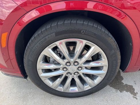 Used 2024 Cadillac XT6 Premium Luxury w/ Technology Package AWD/4WD image 6