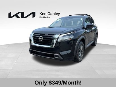 Used 2022 Nissan Pathfinder SV