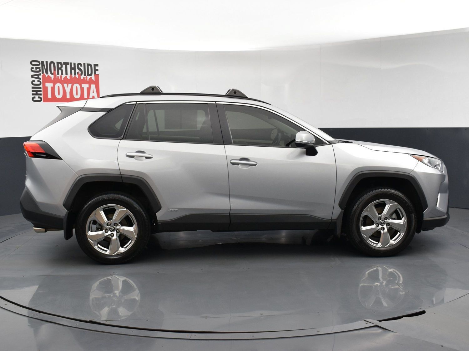 Used 2021 Toyota RAV4 XLE Premium AWD/4WD image 5