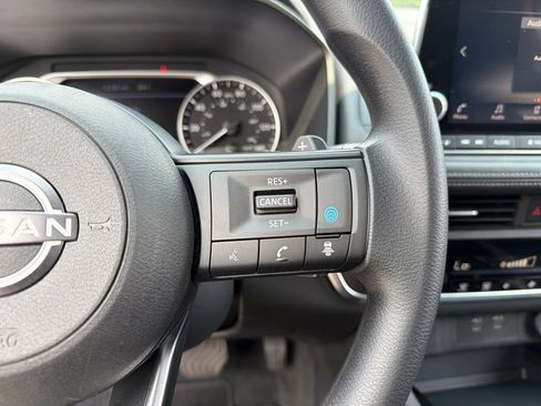 Certified 2024 Nissan Rogue SV AWD/4WD image 17