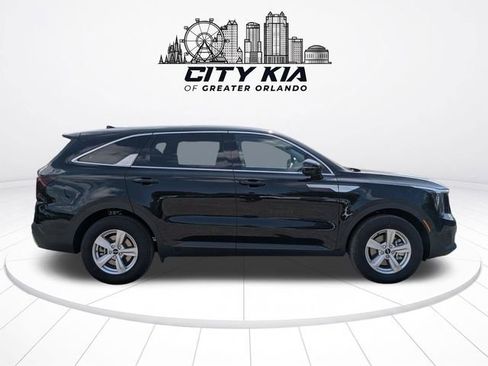 New 2026 Kia Sorento LX FWD image 8