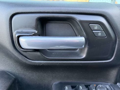 Used 2019 Chevrolet Silverado 1500 Custom w/ Custom Value Package image 10