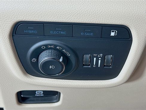 Used 2024 Jeep Grand Cherokee Limited 4xe AWD/4WD image 17