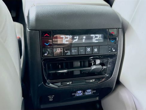 Used 2021 Jeep Grand Cherokee L Summit w/ Advanced Protech Group IV image 30