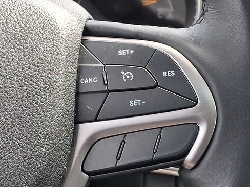 Used 2018 Jeep Grand Cherokee Limited w/ Trailer Tow Group IV AWD/4WD image 23