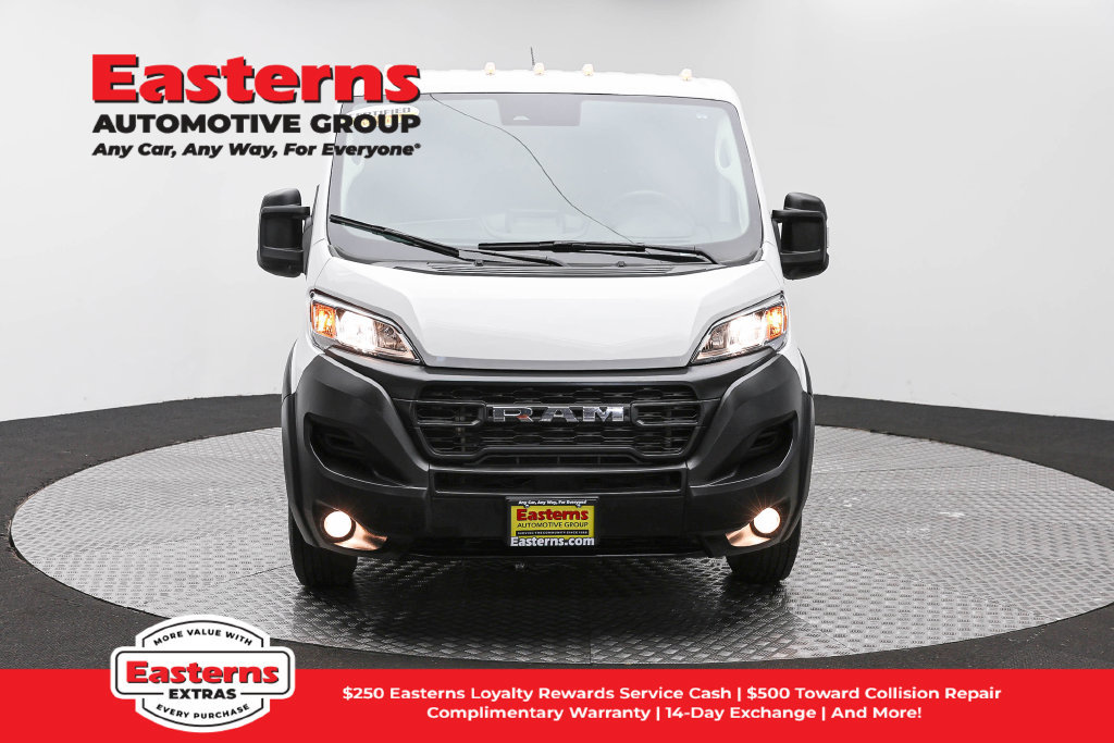 Used 2025 RAM ProMaster 2500 w/ Convenience Group FWD image 3