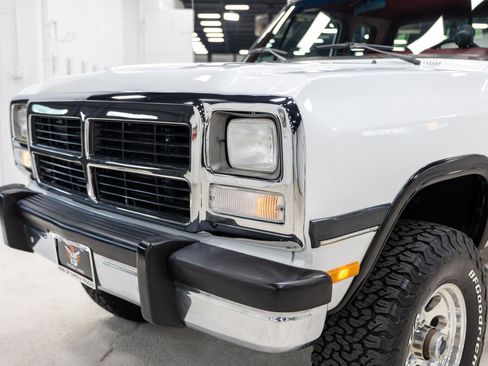 Used 1992 Dodge D/W Truck 250 AWD/4WD image 22