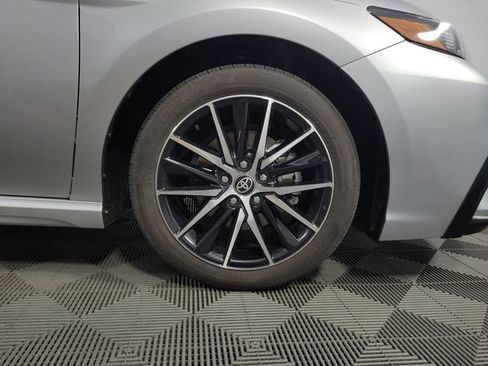 Used 2024 Toyota Camry SE FWD image 11
