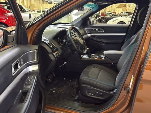 Used 2017 Ford Explorer XLT FWD image 15