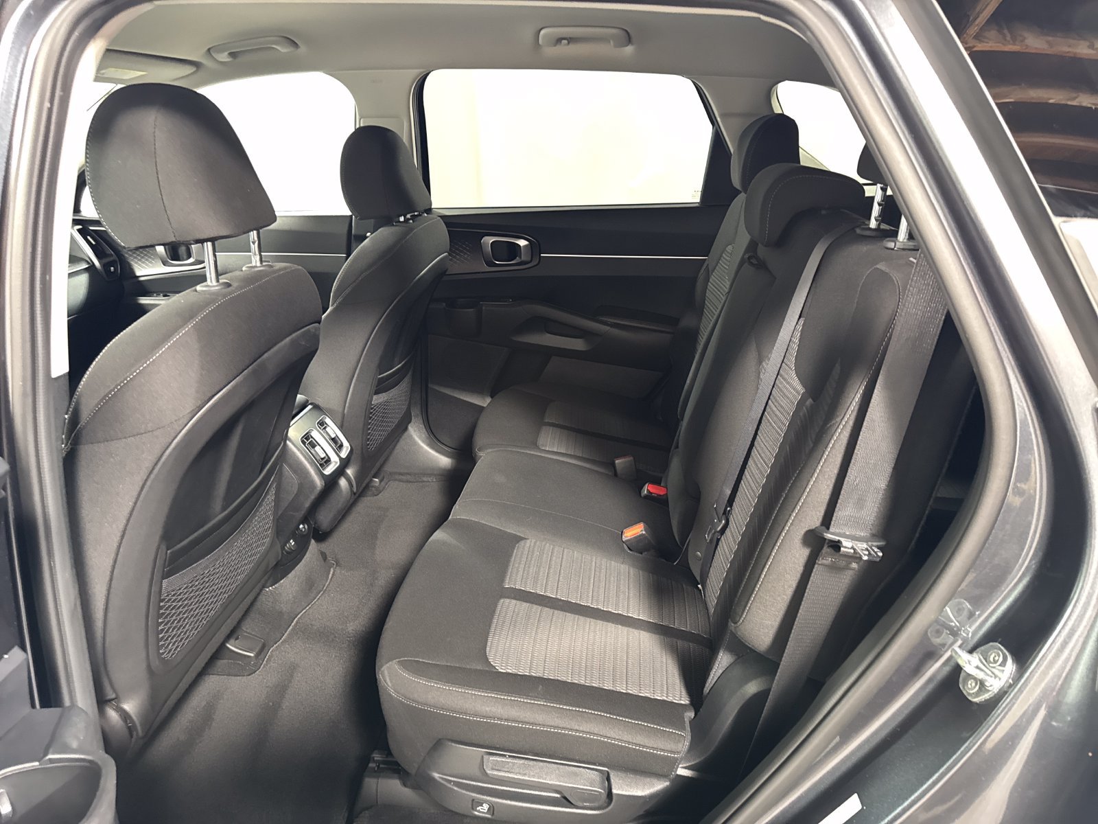 Used 2022 Kia Sorento LX FWD image 5