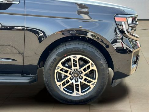 New 2025 Ford Expedition Active image 44