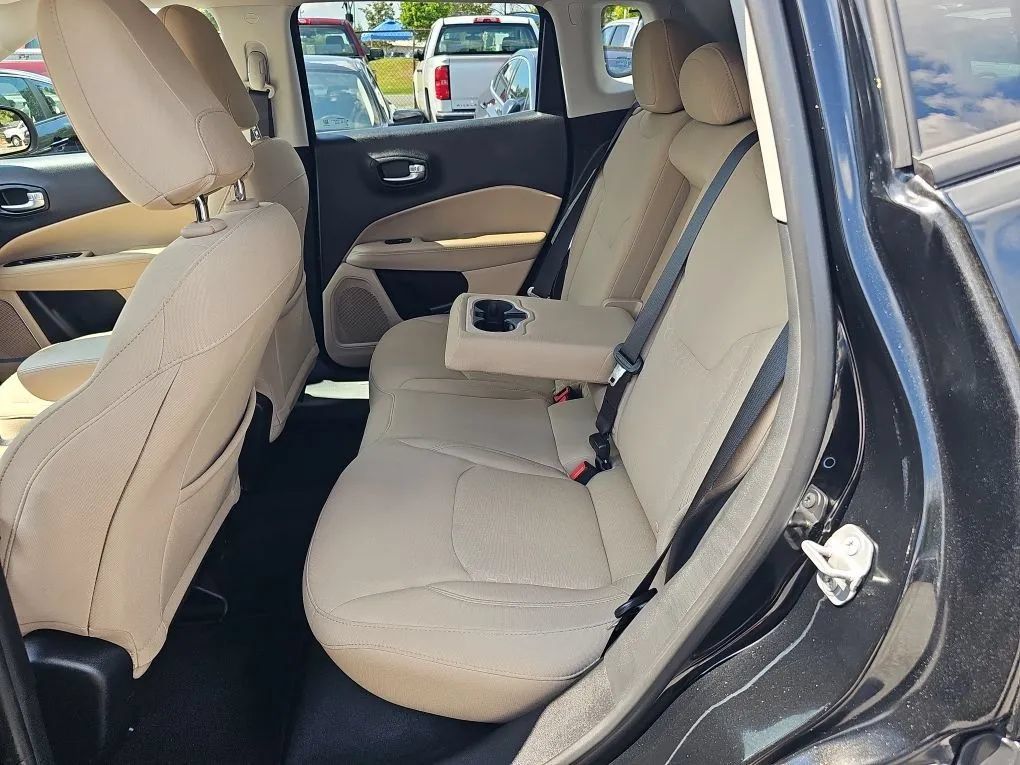 Used 2018 Jeep Compass Sport FWD image 18