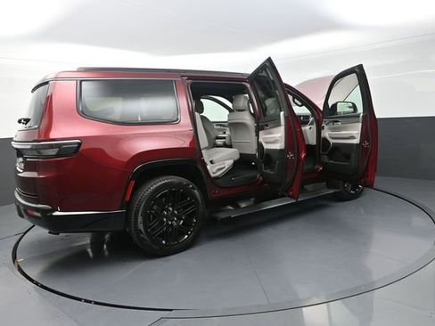 New 2026 Jeep Grand Wagoneer Limited AWD/4WD image 40