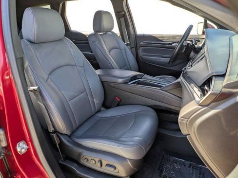 Used 2024 Buick Enclave Premium AWD/4WD image 28