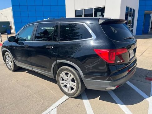 Used 2017 Honda Pilot LX image 7