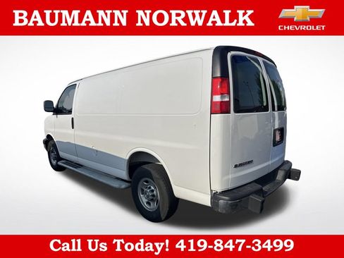 Used 2025 Chevrolet Express 2500 w/ Driver Convenience Package RWD image 2